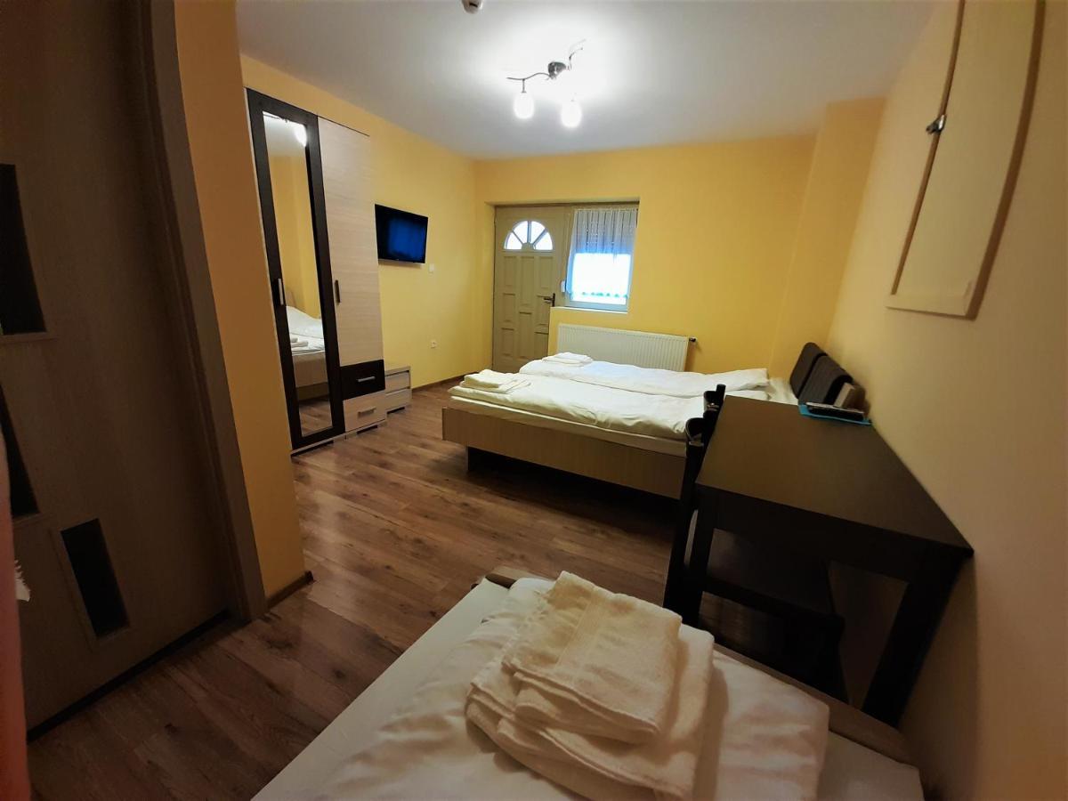 Barsony Vendeglo Es Panzio Bed & Breakfast Szécsény Dış mekan fotoğraf