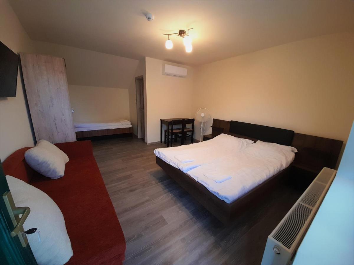 Barsony Vendeglo Es Panzio Bed & Breakfast Szécsény Dış mekan fotoğraf